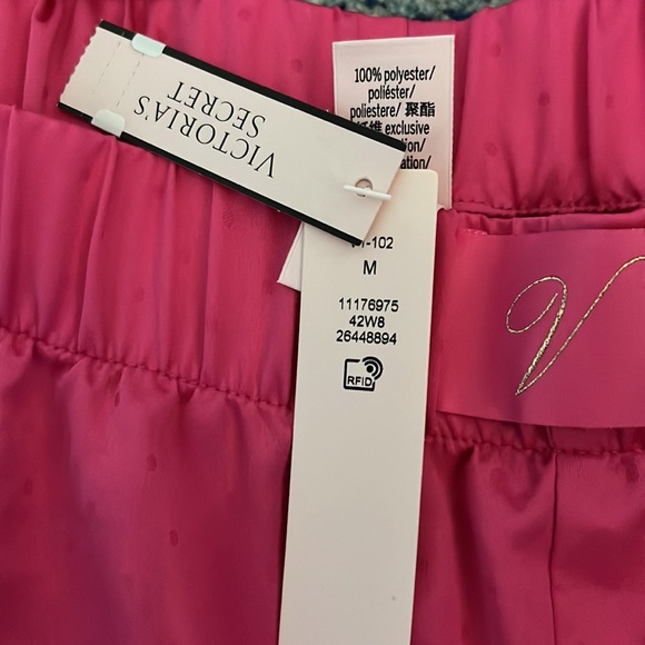 ⭐️Victoria’s Secret pajamas - Picture 3 of 7
